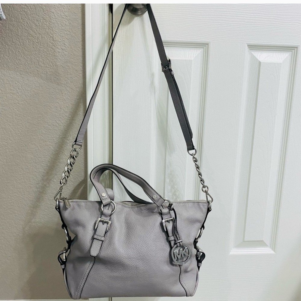 Authentic Michael Kors grey pebbled leather handbag excellent condition